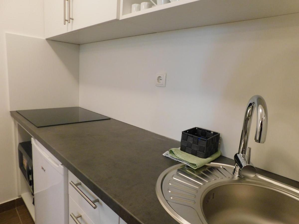 Modern Center Studio Under The Castle - Free Parking Apartment Ljubljana Exterior photo