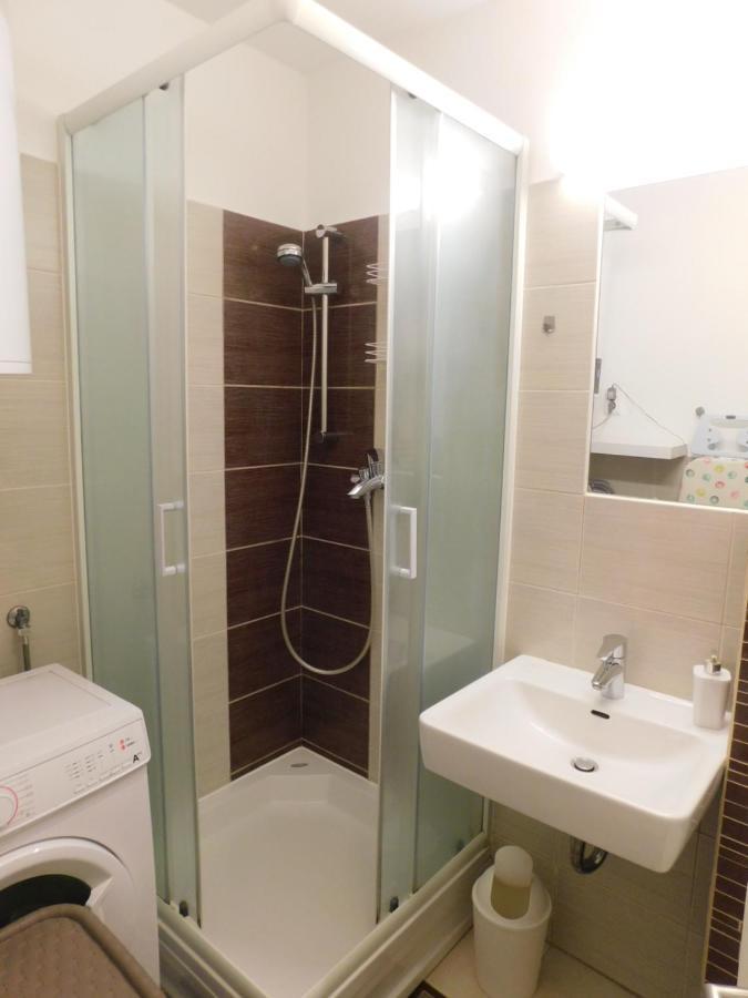 Modern Center Studio Under The Castle - Free Parking Apartment Ljubljana Exterior photo