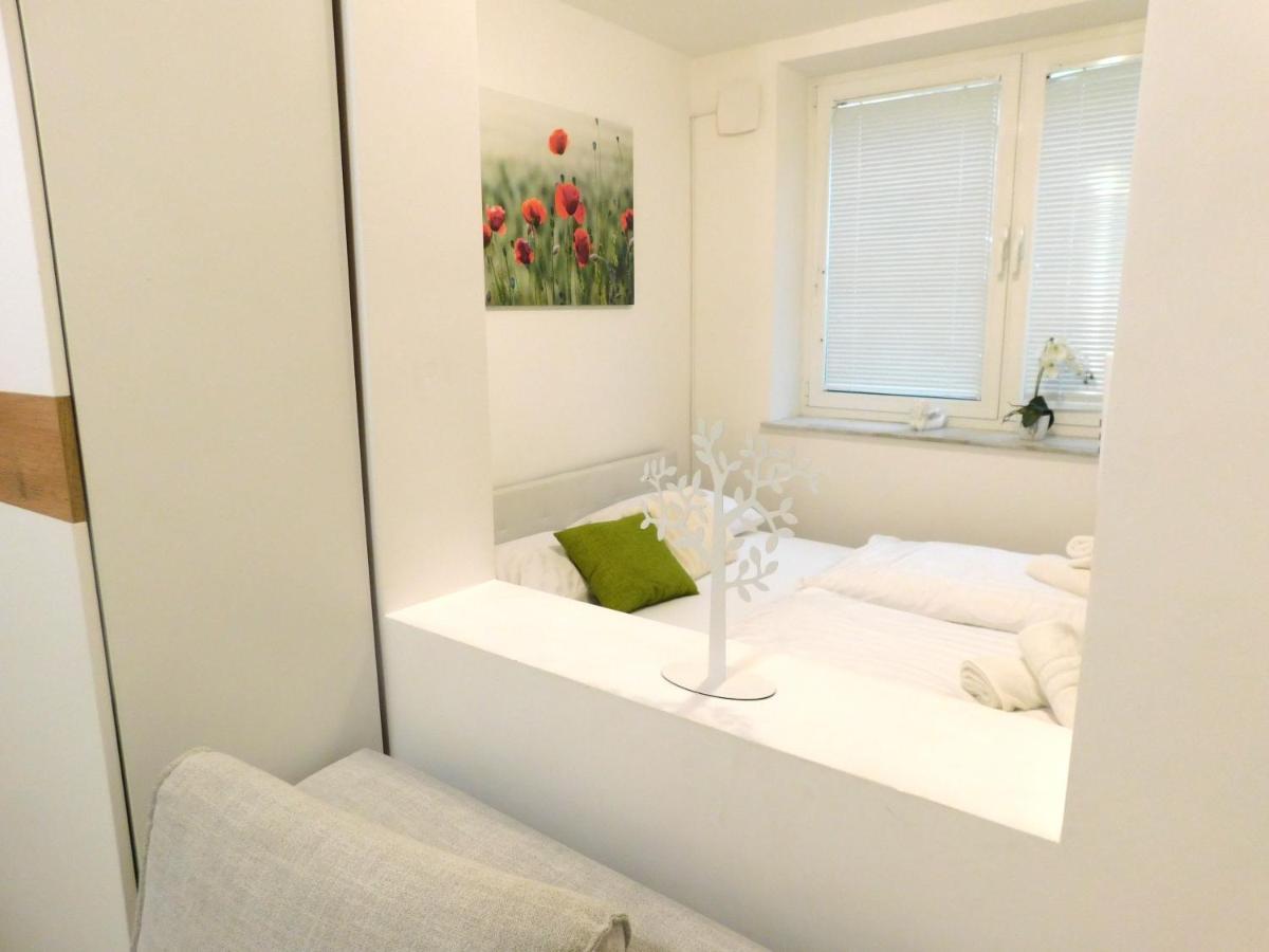 Modern Center Studio Under The Castle - Free Parking Apartment Ljubljana Exterior photo