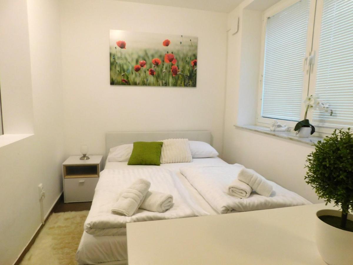 Modern Center Studio Under The Castle - Free Parking Apartment Ljubljana Exterior photo