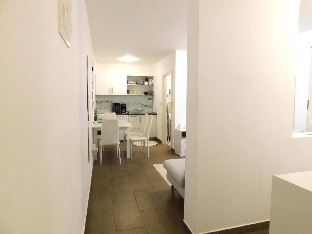 Modern Center Studio Under The Castle - Free Parking Apartment Ljubljana Exterior photo