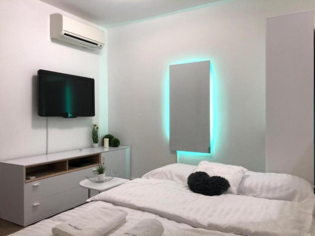 Modern Center Studio Under The Castle - Free Parking Apartment Ljubljana Exterior photo