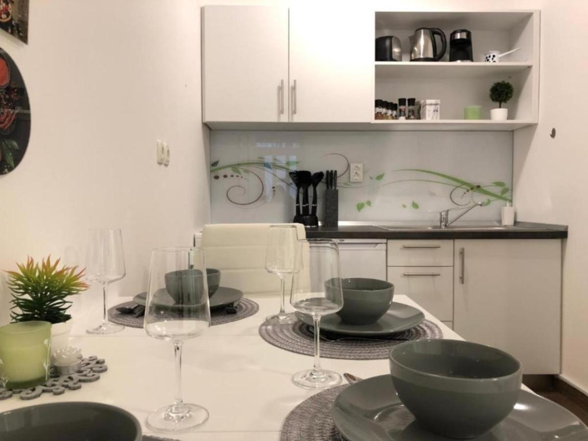 Modern Center Studio Under The Castle - Free Parking Apartment Ljubljana Exterior photo